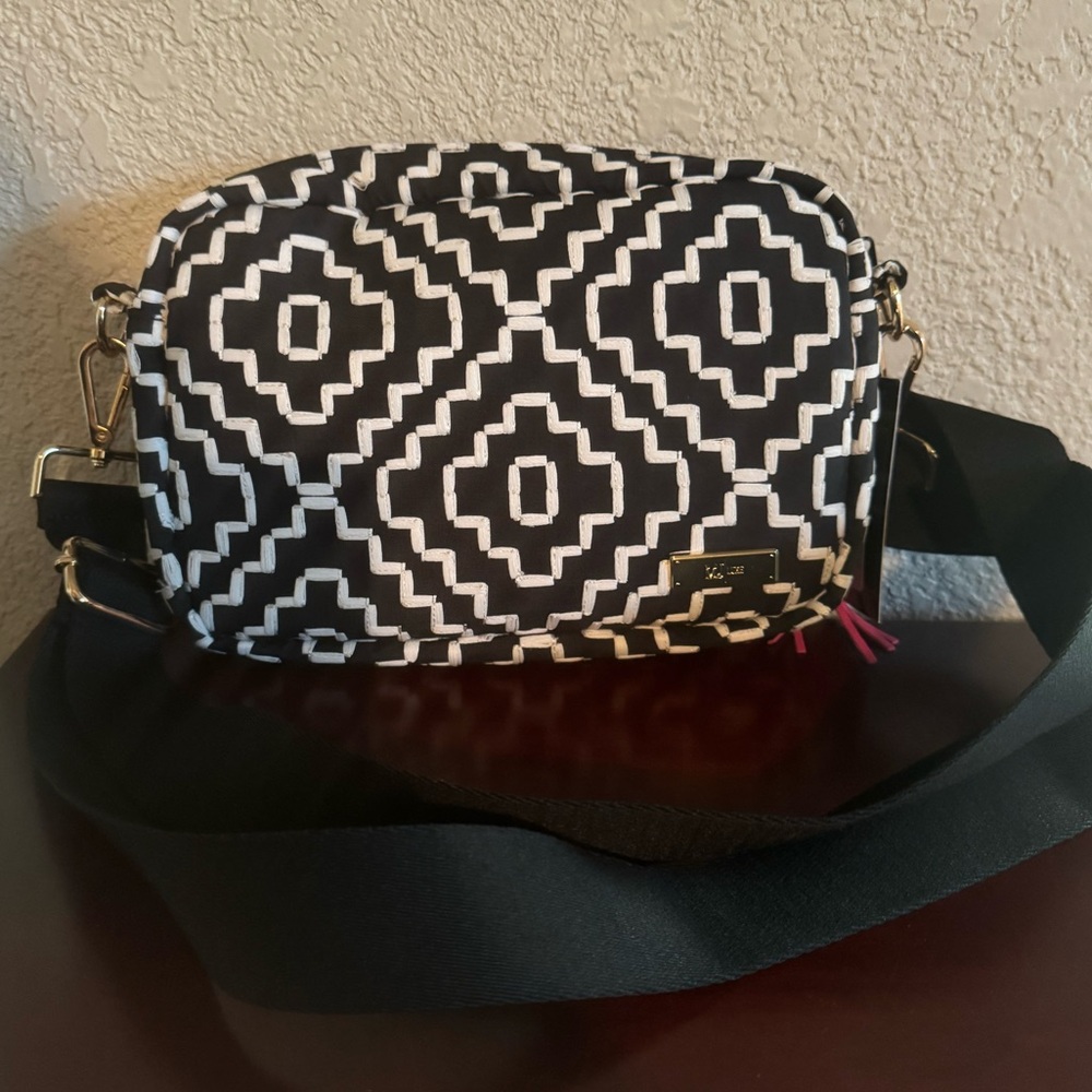 NWT Makeup Junkie Luxe Black and White Geometric Uptown Crossbody Bag